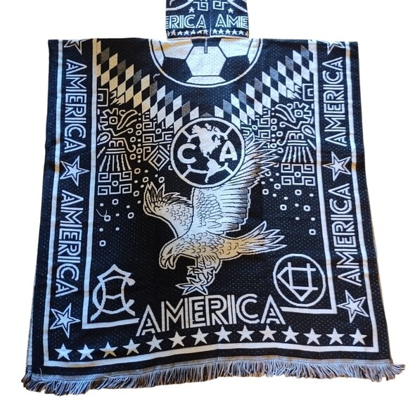 Club America Mexican Poncho - Stylish Fan Gear for Game Day | Black to White - Picture 5 of 6